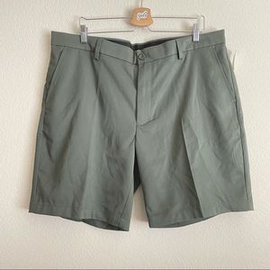 Men’s Golf Olive Green Shorts 9” inseam Size 40